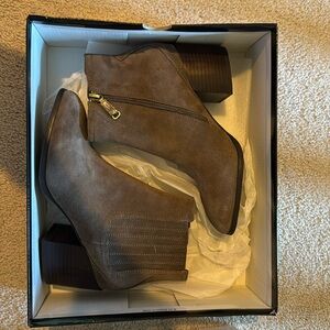 Blondo “Sabrina” brown suede boots, size 5.5, almost new